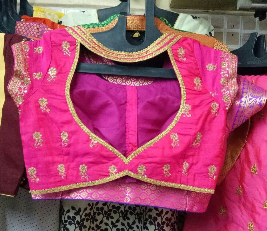 Pattu blouse neck deals designs